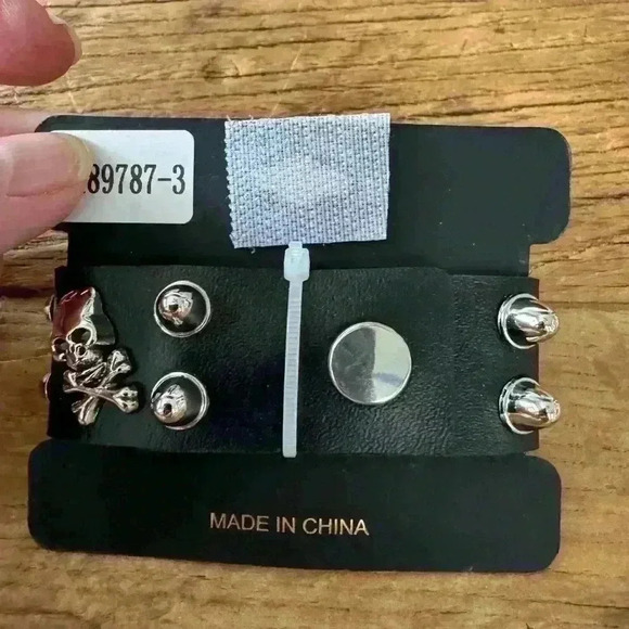 nOir Jewelry Black Skull and Spike Bracelet ~ NEW! - Picture 3 of 3